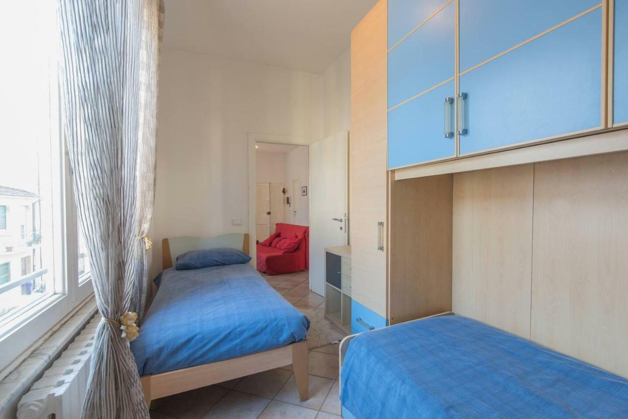 Altido Apt For 8 With Huge Terrace In Old Town Of ヴィアレッジョ エクステリア 写真