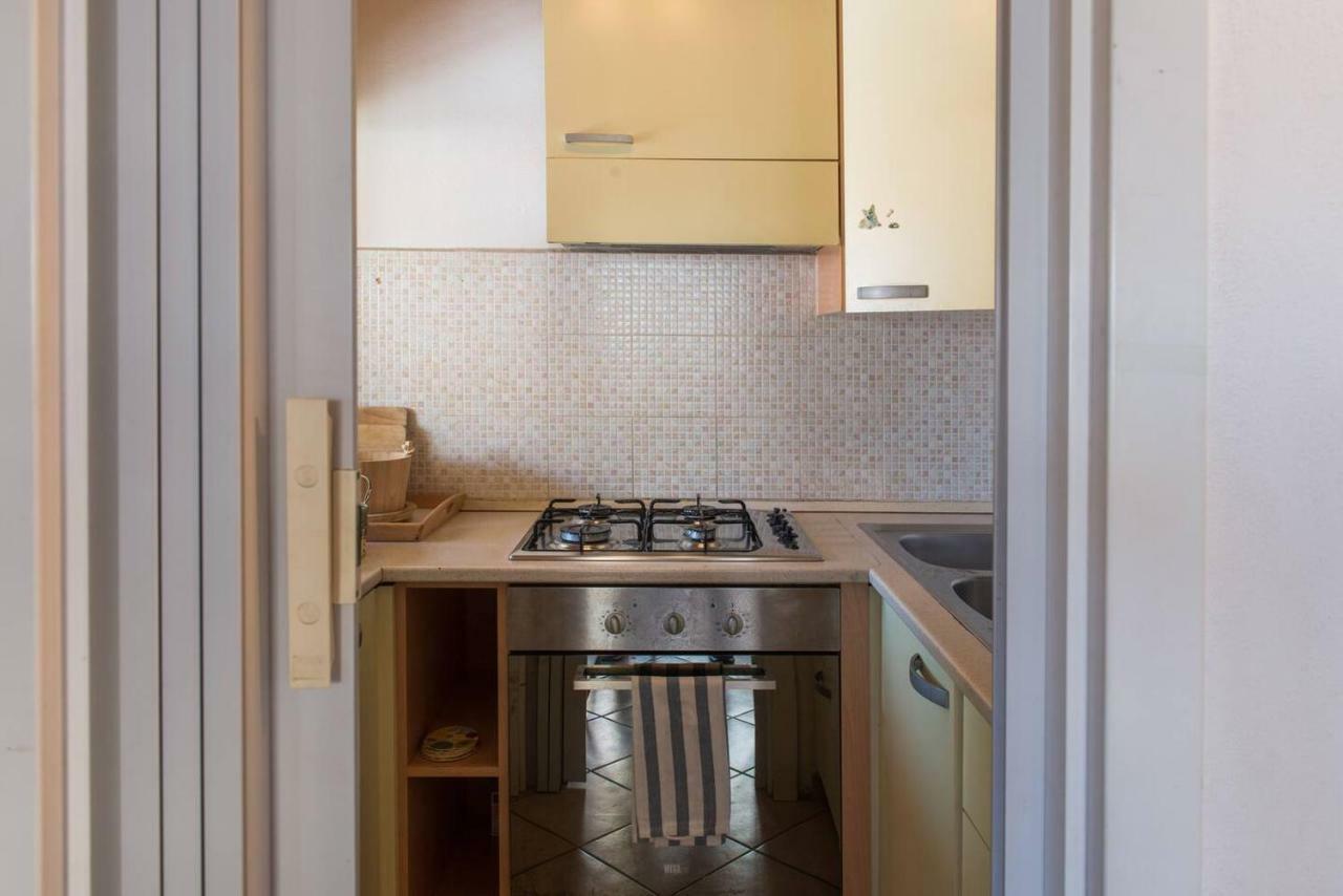 Altido Apt For 8 With Huge Terrace In Old Town Of ヴィアレッジョ エクステリア 写真